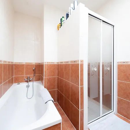 De La Mabonniere Oudon