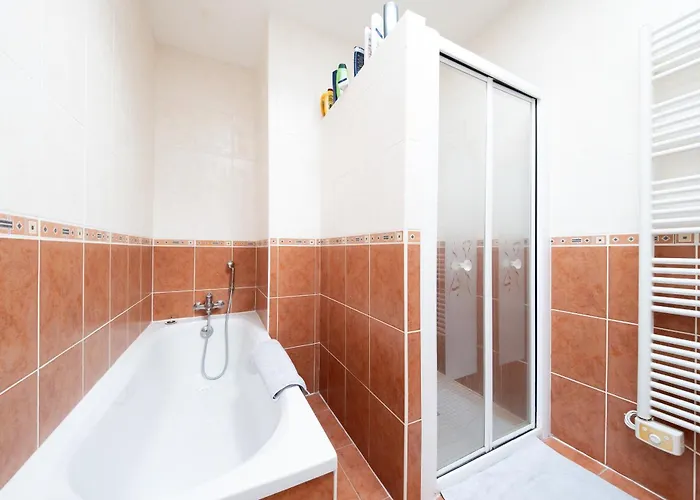 De La Mabonniere Oudon